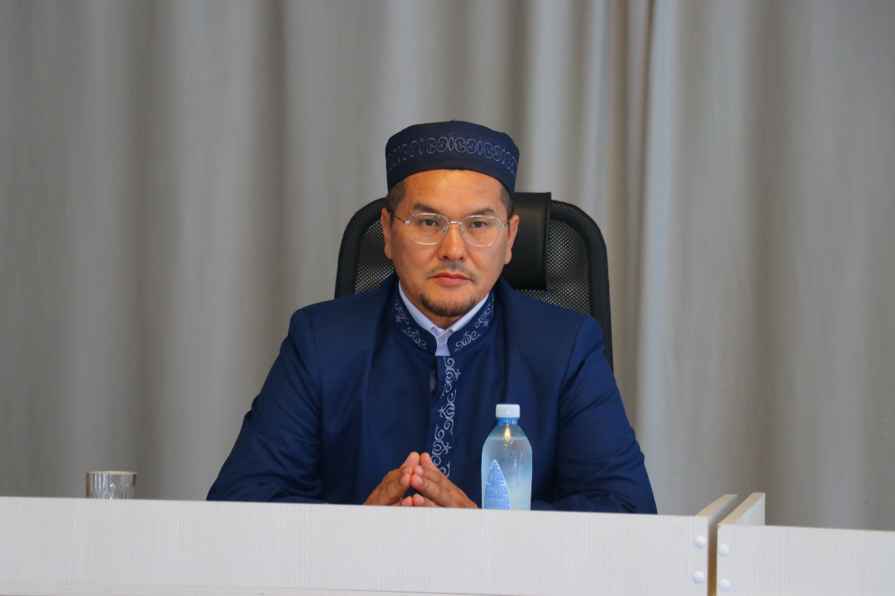 Желіде қонақүйдегі жасырын камера секс