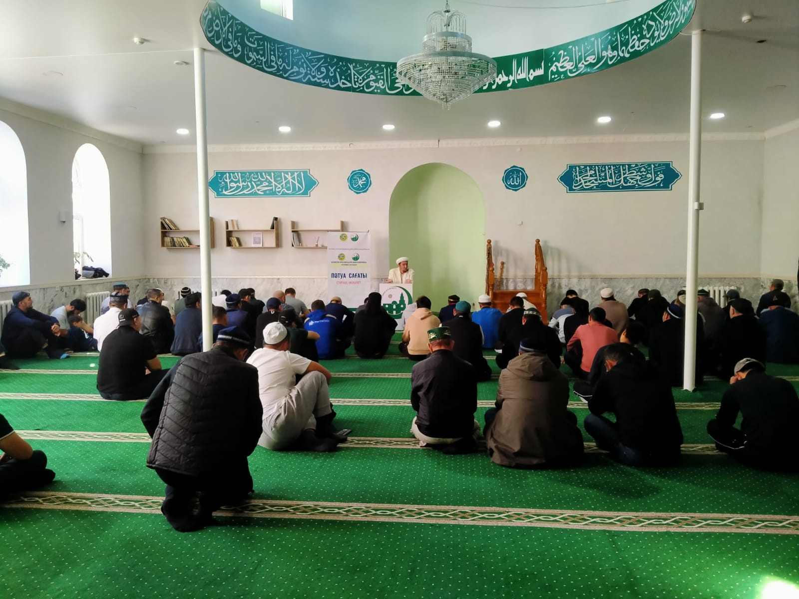 Кең әдемі есек Ресейлік атақтылардың жалаңаш суреттері