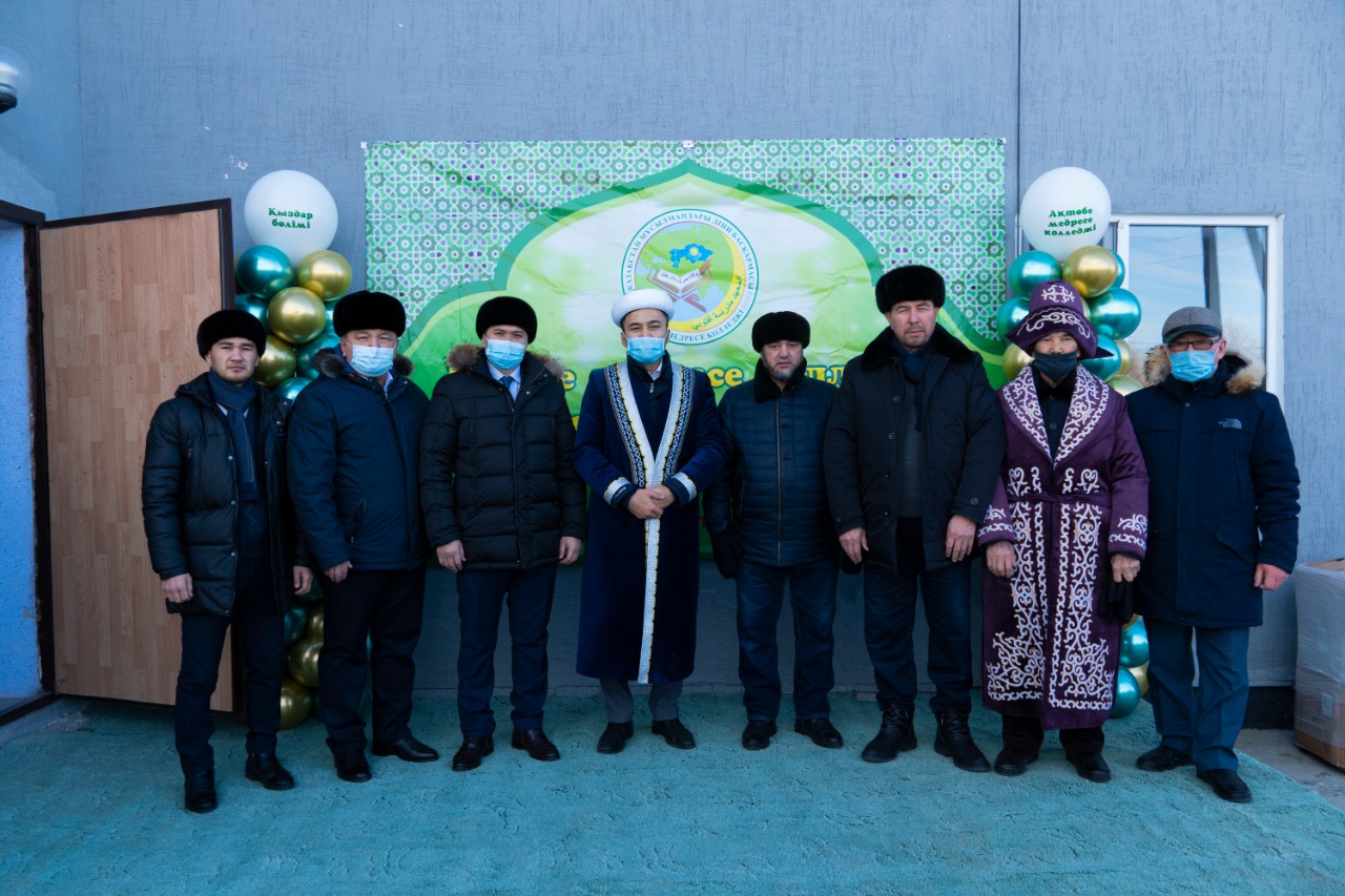 Олар кішкентайдың анусын жыртып алған